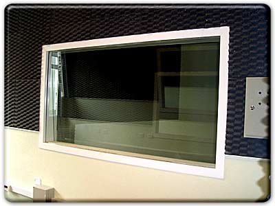 Visor acústico com câmara de ar