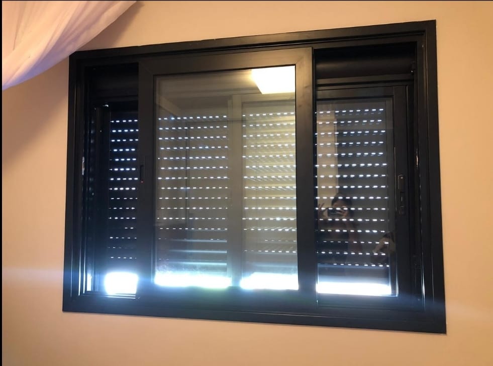 Janela acústica de alumínio com vidro laminado