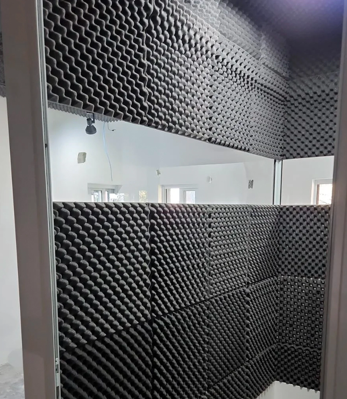 Detalhe de revestimento acústico incombustível